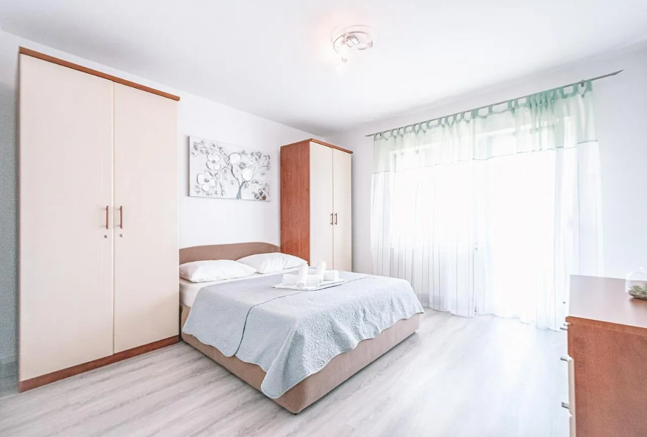 Apartments Vukic Crikvenica 0*,