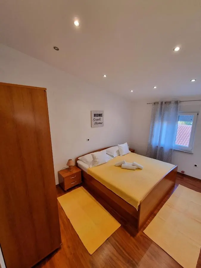 Apartments Vukic Crikvenica 0*,